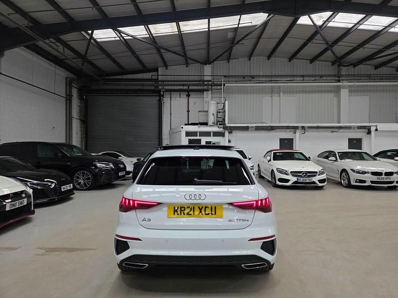 Begagnad Audi A3 Sportback e-tron S-Line 2021 Vit Halvkombi