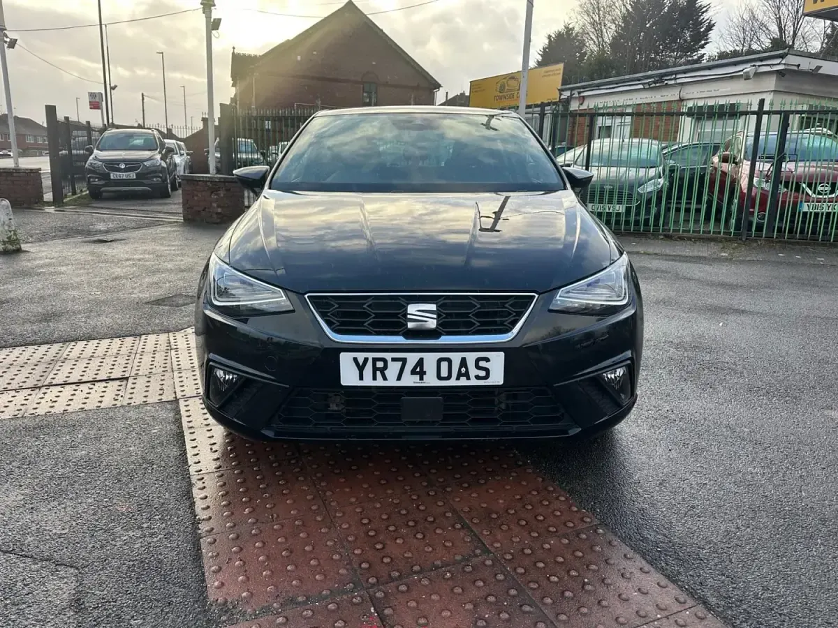 Begagnad Seat Ibiza FR 2024 Svart Halvkombi