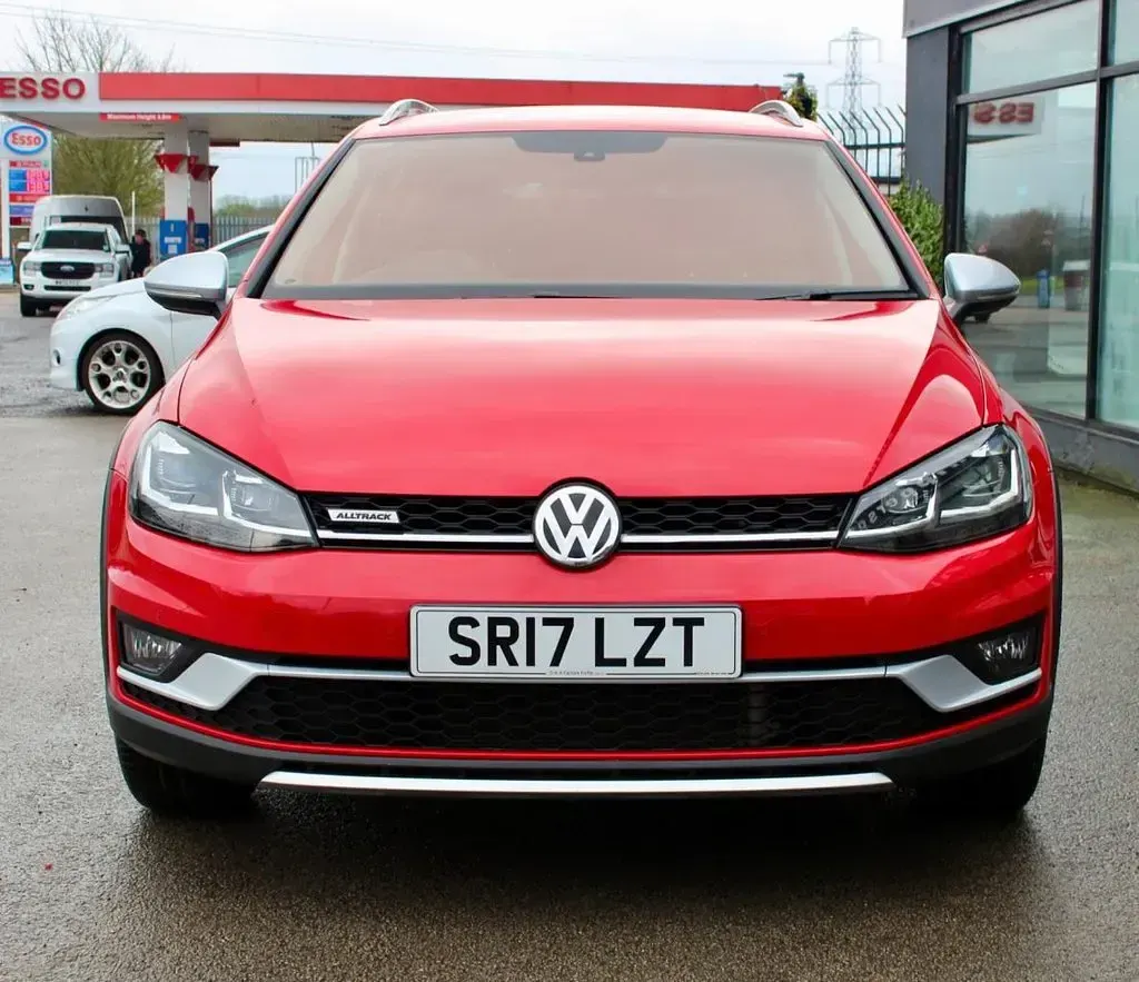 Used VW Golf Alltrack S 184 HP (135 kW) 2017 Red Estate