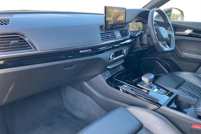 Used Audi Q5 Comfort 265 HP (194 kW) 2022 Mythos black SUV