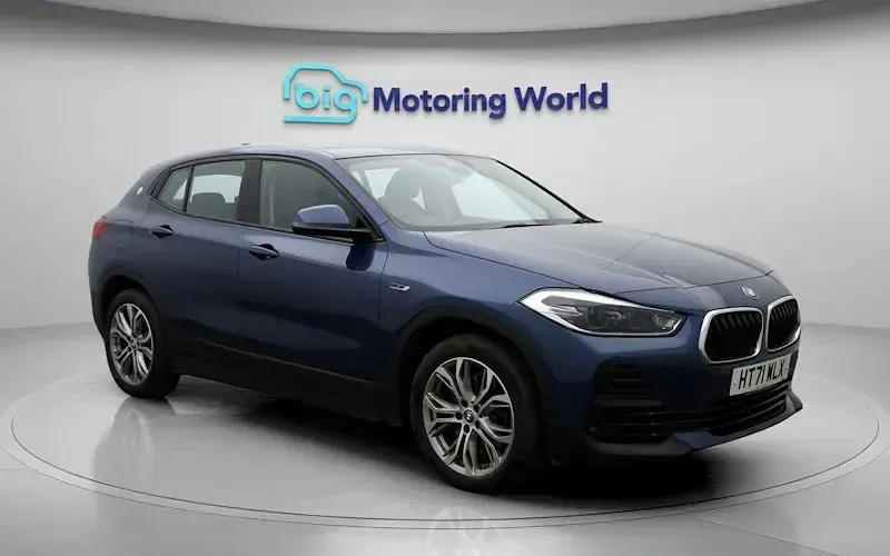 Begagnad BMW X2 Sport Line 221 HK (162 kW) 2022 Blå SUV