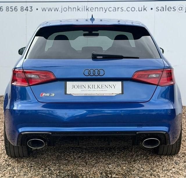 Begagnad Audi RS3 Comfort 367 HK (269 kW) 2016 Blå Sedan