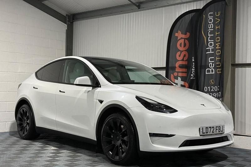 White Used 2022 Tesla Model Y Long Range AWD SUV | £25,995 (A bit pricey) - Image 1/1