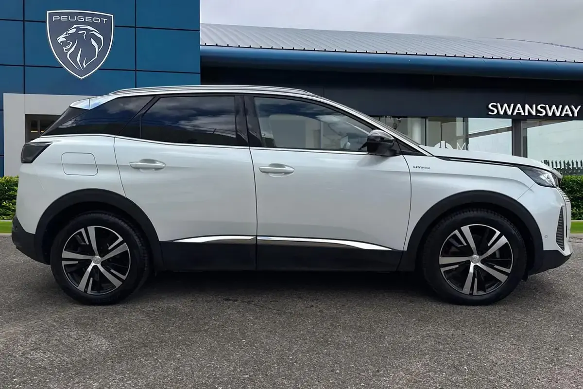 Used Peugeot 3008 GT 300 HP (220 kW) 2022 White SUV