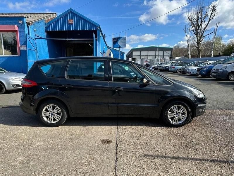 Used Ford S-MAX Zetec 140 HP (102 kW) 2010 Black MPV
