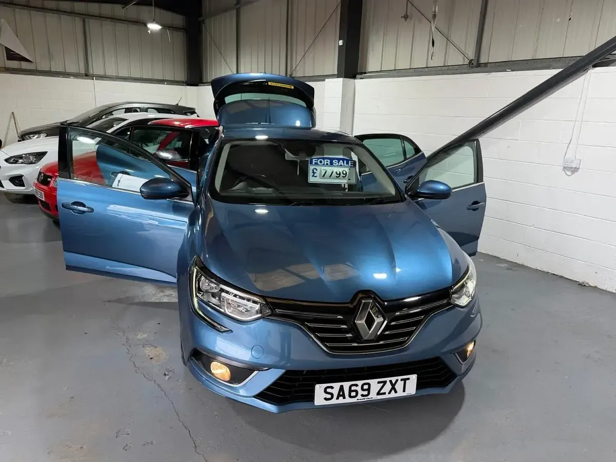 Used Renault Mégane Iconic 2019 Blue Hatchback