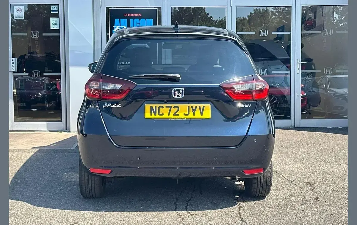 Used Honda Jazz Hybrid 107 HP (78 kW) 2023 Blue Hatchback
