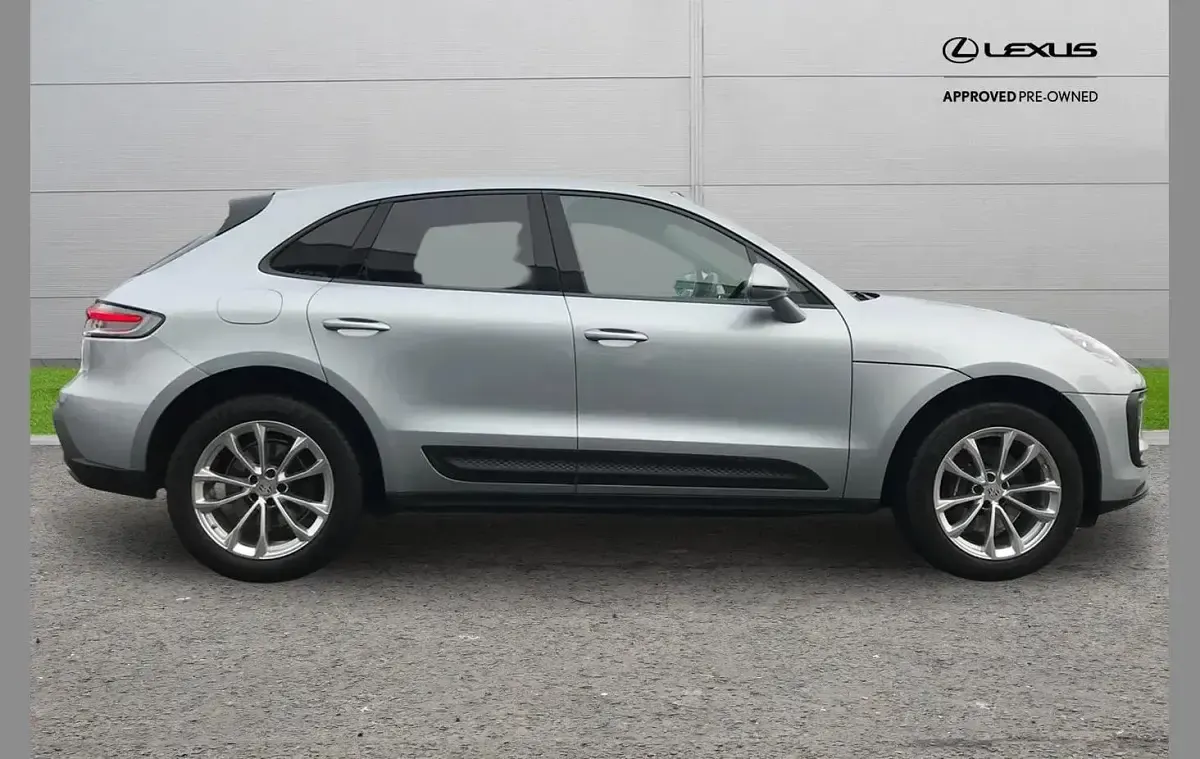 Used Porsche Macan 261 HP (191 kW) 2022 Silver SUV