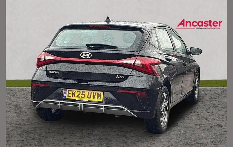 Used Hyundai i20 Advanced 99 HP (72 kW) 2025 Black Hatchback