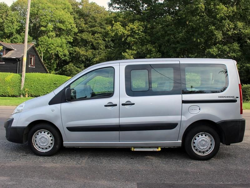 Second-hand Peugeot Expert Comfort 98 CP (72 kW) 2016 Argintiu Van