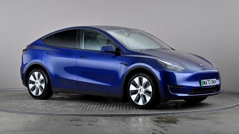 Blue Used 2022 Tesla Model Y Long Range AWD SUV | £24,488 (Fair price) - Image 1/4