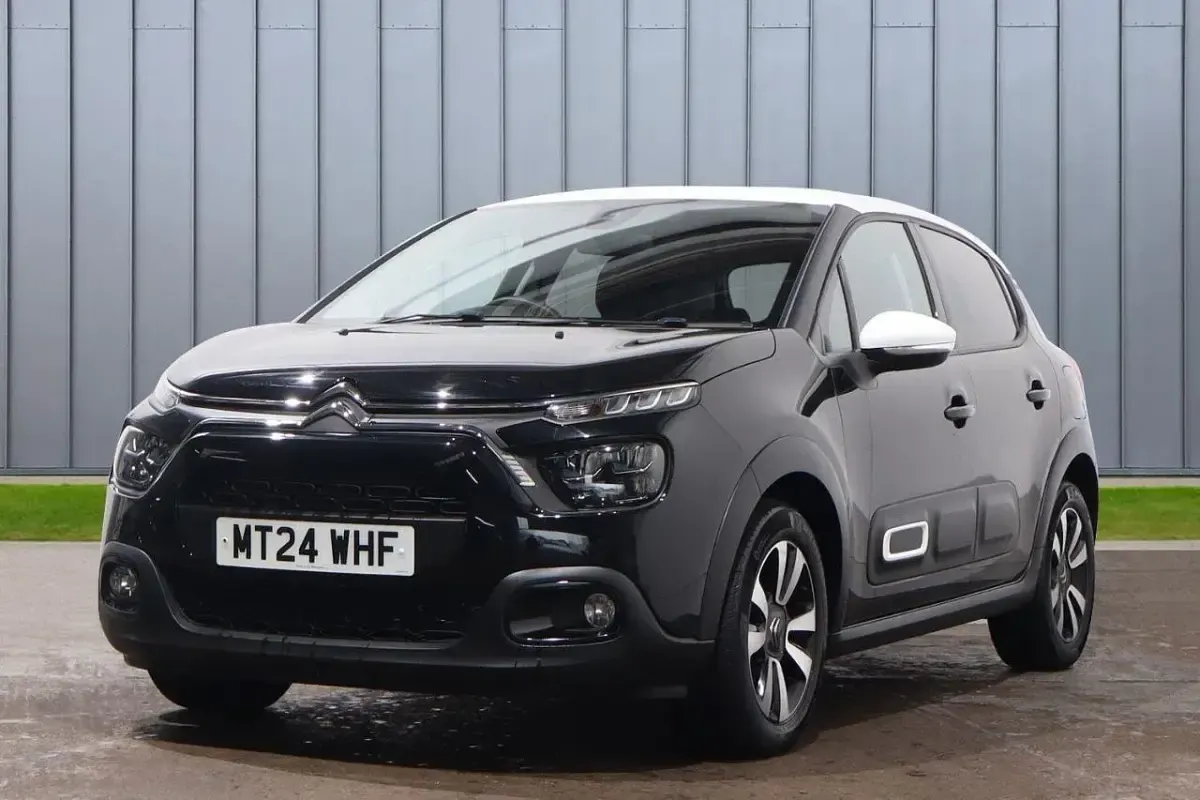 Używany Citroën C3 PureTech 82 KM (60 kW) 2024 Czarny Hatchback