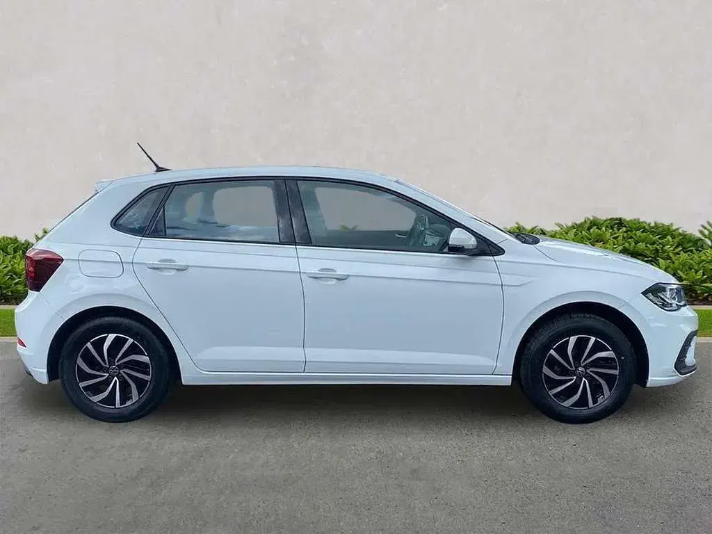 Used VW Polo Life 80 HP (58 kW) 2023 White Hatchback