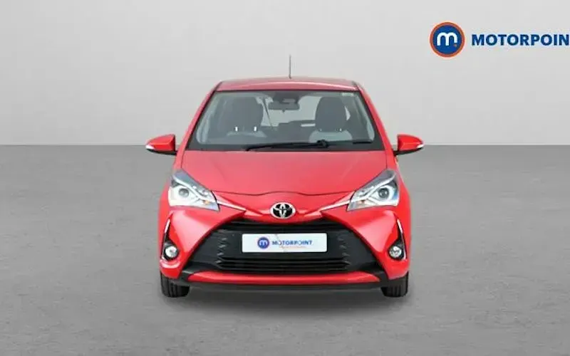Used Toyota Yaris 111 HP (81 kW) 2018 Red Hatchback