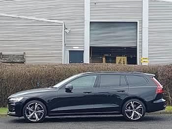 New Volvo V60 Ultra 197 HP (144 kW) 2025 Black Estate