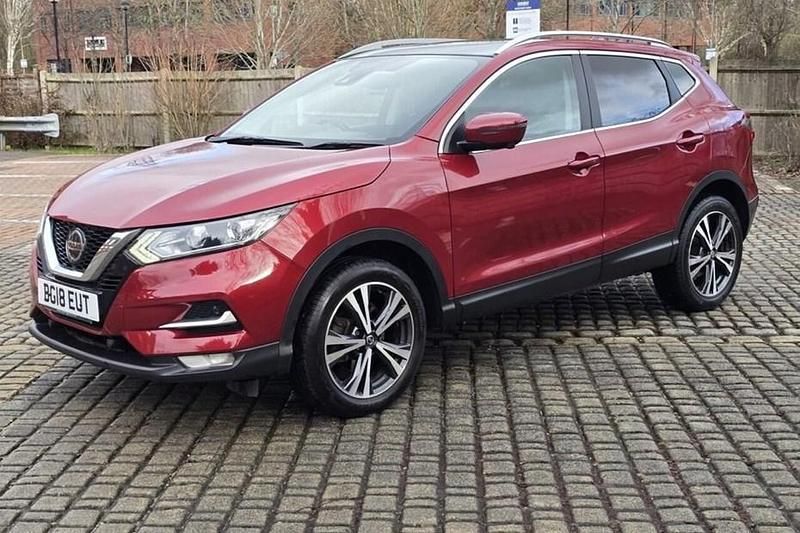 Used Nissan Qashqai N-Connecta 115 HP (84 kW) 2018 Red SUV