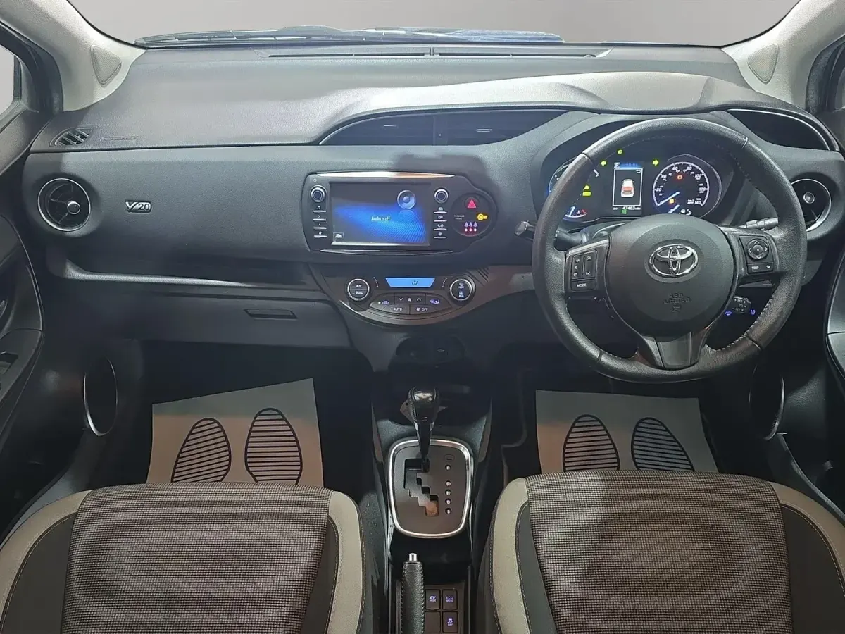 Second-hand Toyota Yaris Hybrid 2019 Argintiu Hatchback