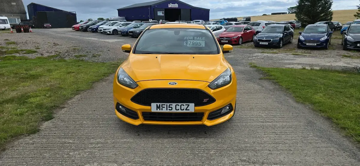 Used Ford Focus ST 250 HP (183 kW) 2015 Yellow Hatchback