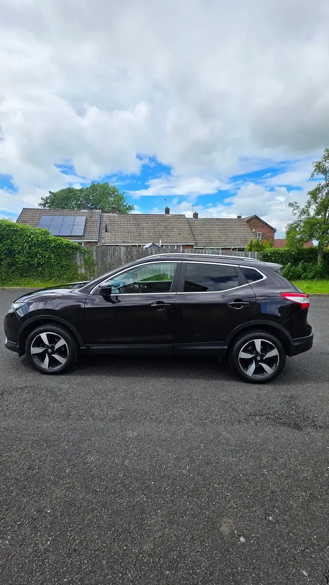 Used Nissan Qashqai N-Connecta 110 HP (80 kW) 2016 Black SUV