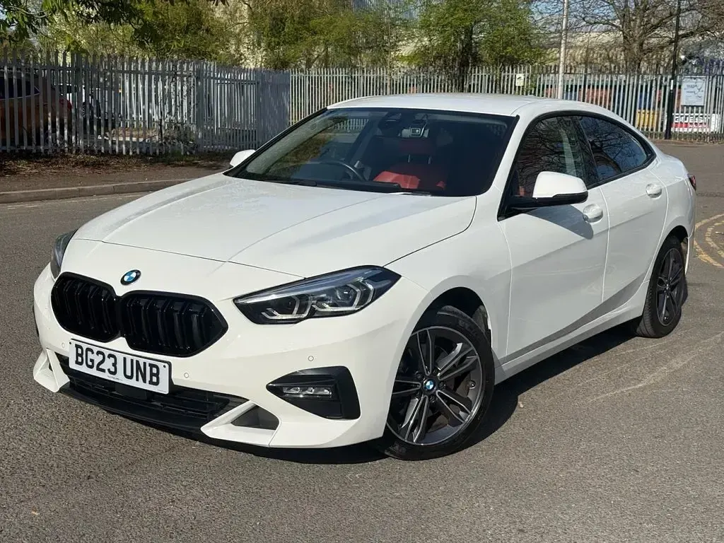 Usado BMW 218 Sport Line 150 CV (110 kW) 2023 Blanco Coupe