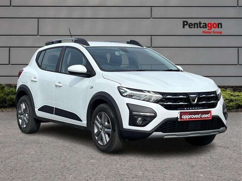White Used 2022 Dacia Sandero Comfort Hatchback | £11,624 (Good price) - Image 1/4