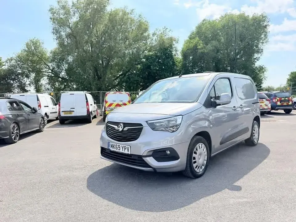 Used Vauxhall Combo Sportive 130 HP (95 kW) 2020 Grey MPV