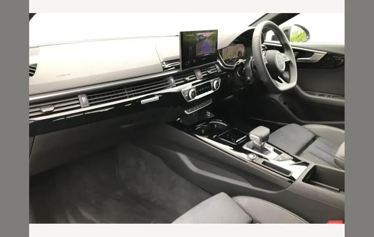 Używany Audi A5 Black Edition 204 KM (150 kW) 2024 Szary Hatchback