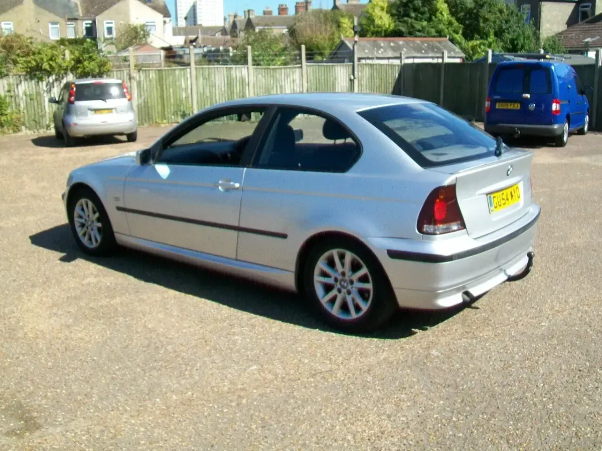 Used BMW 320 2004 Silver Hatchback
