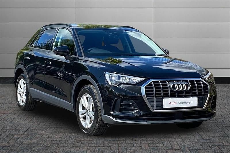 Begagnad Audi Q3 Design 150 HK (110 kW) 2022 Svart SUV
