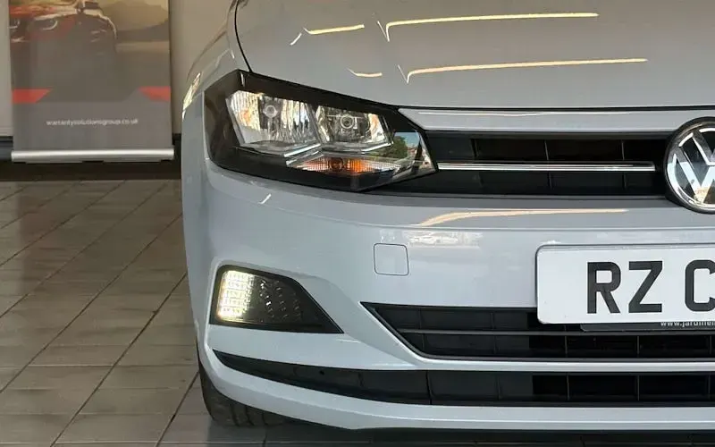 Used VW Polo SE 65 HP (47 kW) 2018 Silver Hatchback
