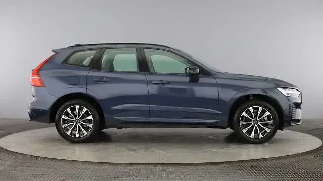Begagnad Volvo XC60 Plus 197 HK (144 kW) 2023 Blå SUV