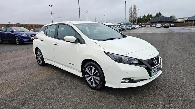 White Used 2019 Nissan Leaf Acenta Hatchback | £7,977 (Good price) - Image 1/3