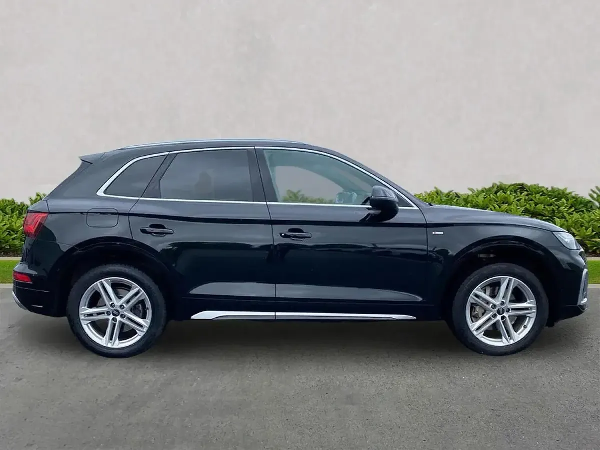Used Audi Q5 S-Line 204 HP (150 kW) 2023 Black SUV