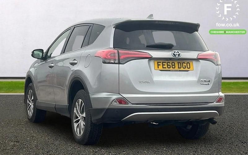 Usado Toyota RAV4 197 HP (144 kW) 2018 SUV