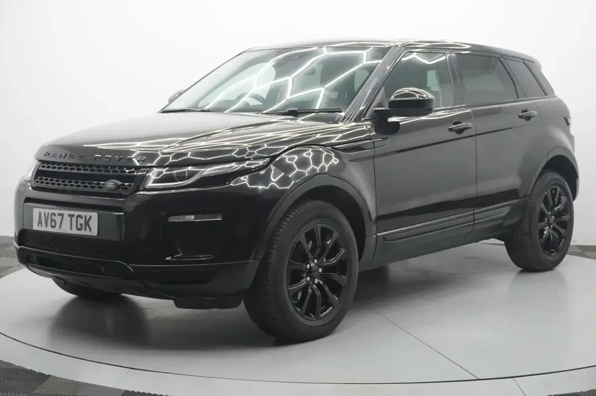 Used Land Rover Range Rover evoque SE 180 HP (132 kW) 2017 Black SUV