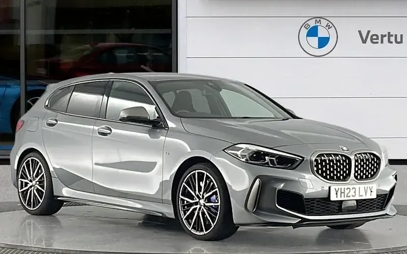 Usado BMW M135 Comfort Edition 306 CV (225 kW) 2023 Utilitario