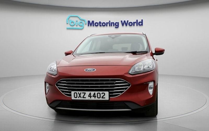 Used Ford Kuga Titanium 120 HP (88 kW) 2020 Red SUV