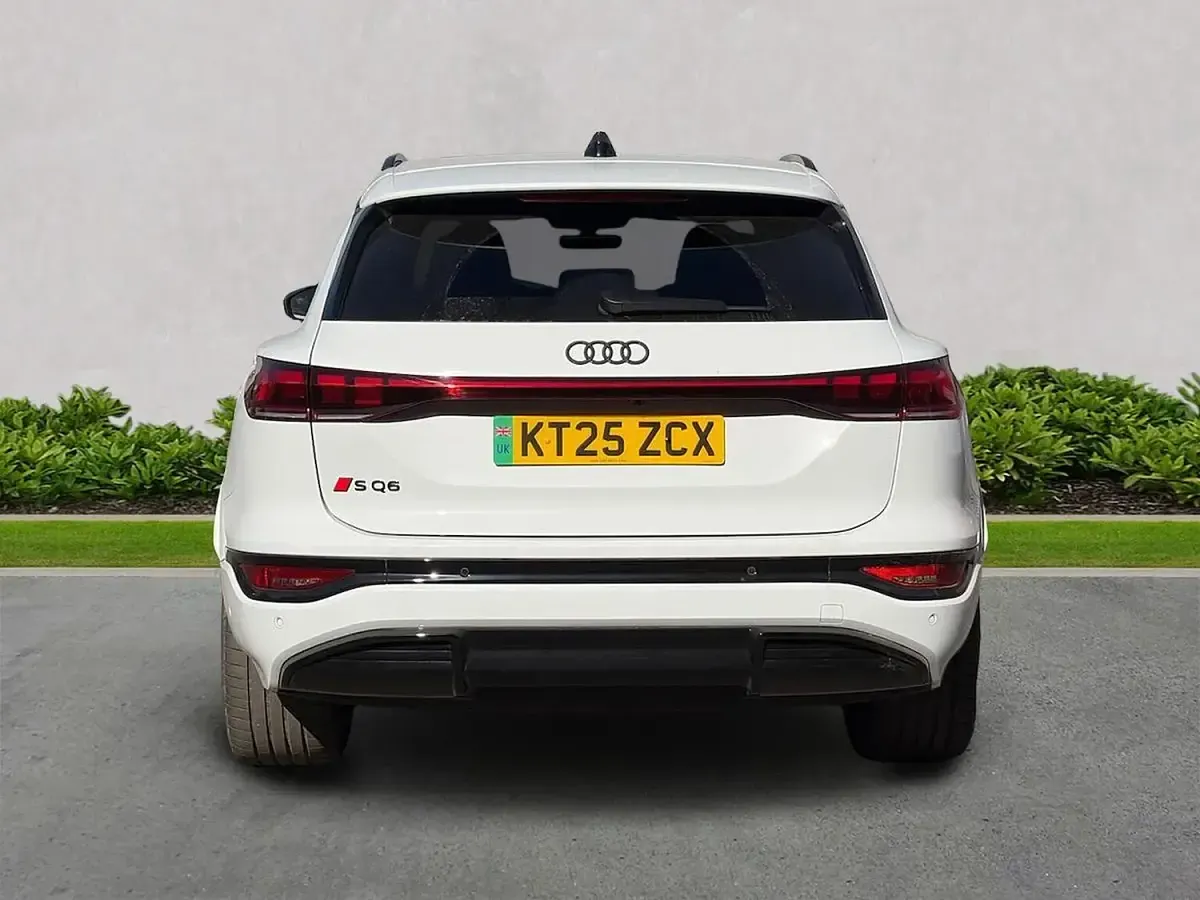 Used Audi S6 e-tron Premium 359 kW (489 HP) 2025 White Estate