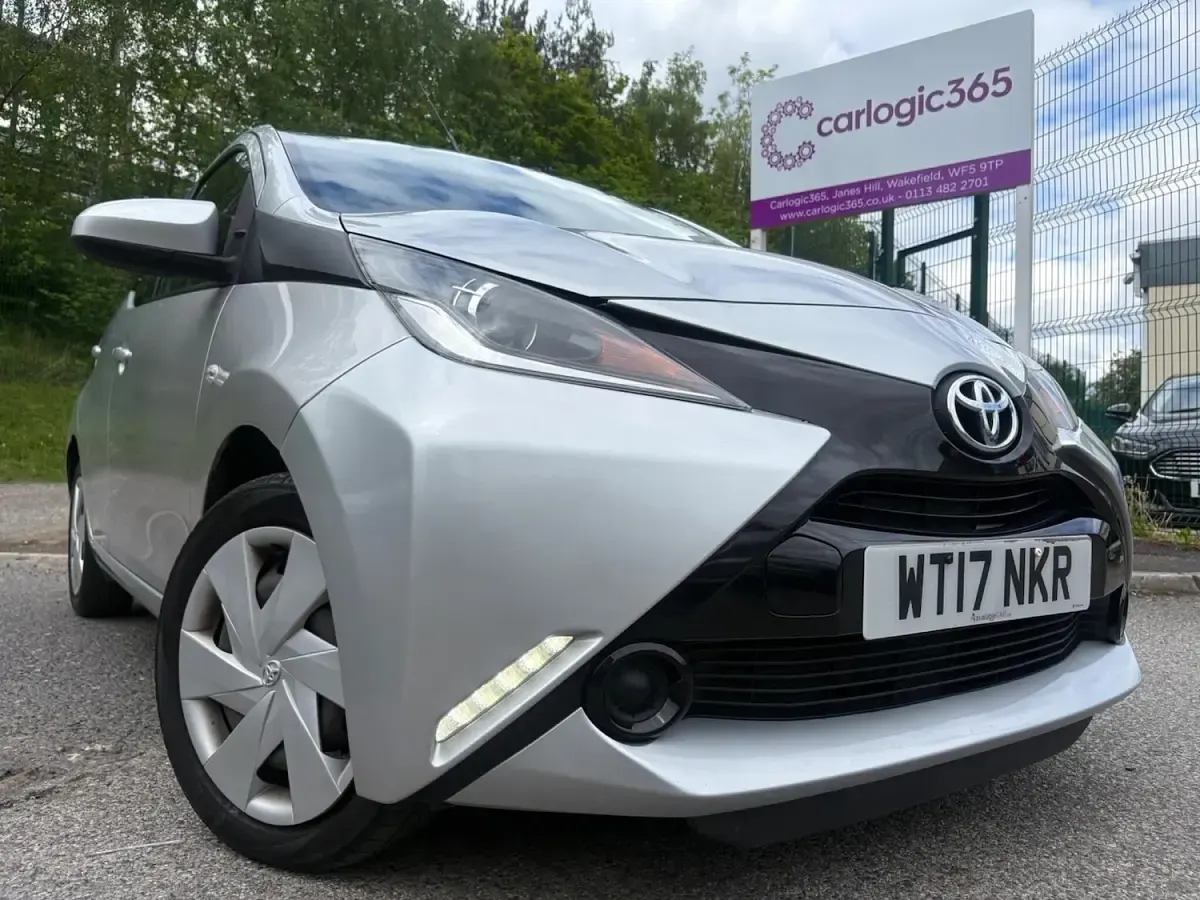 Used Toyota Aygo X-play 69 HP (50 kW) 2017 Hatchback
