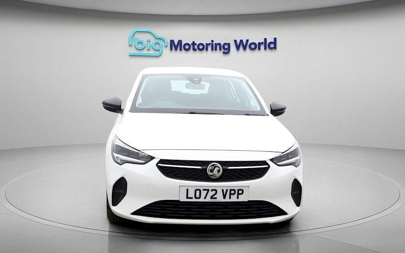 Second-hand Vauxhall Corsa Design Edition 75 CP (55 kW) 2022 Alb Hatchback
