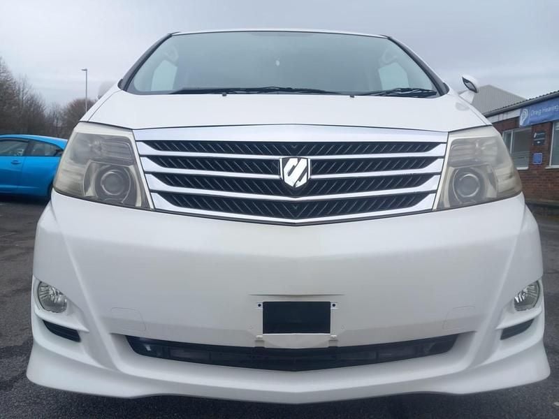 Begagnad Toyota Alphard 159 HK (116 kW) 2006 Vit Minibuss