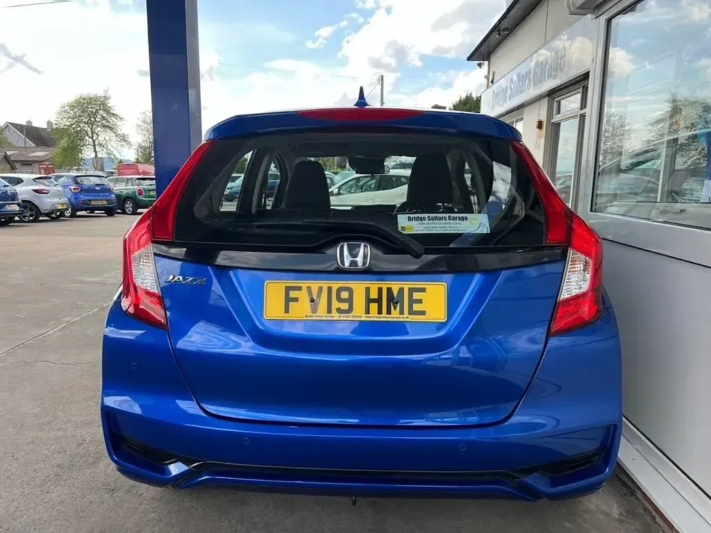 Używany Honda Jazz SE 102 KM (75 kW) 2019 Niebieski Hatchback