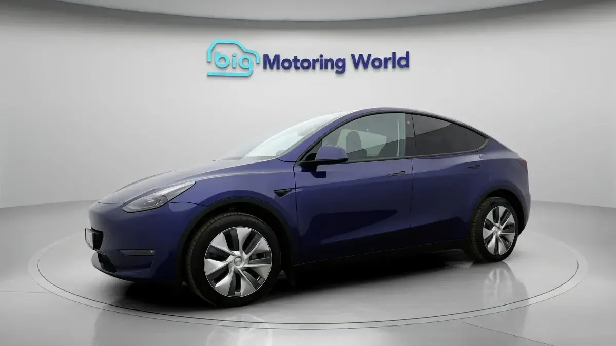 Used Tesla Model Y Long Range AWD 378 kW (514 HP) 2023 Blue SUV