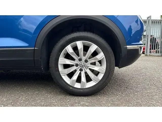 Used VW T-Roc SE 150 HP (110 kW) 2019 Blue SUV