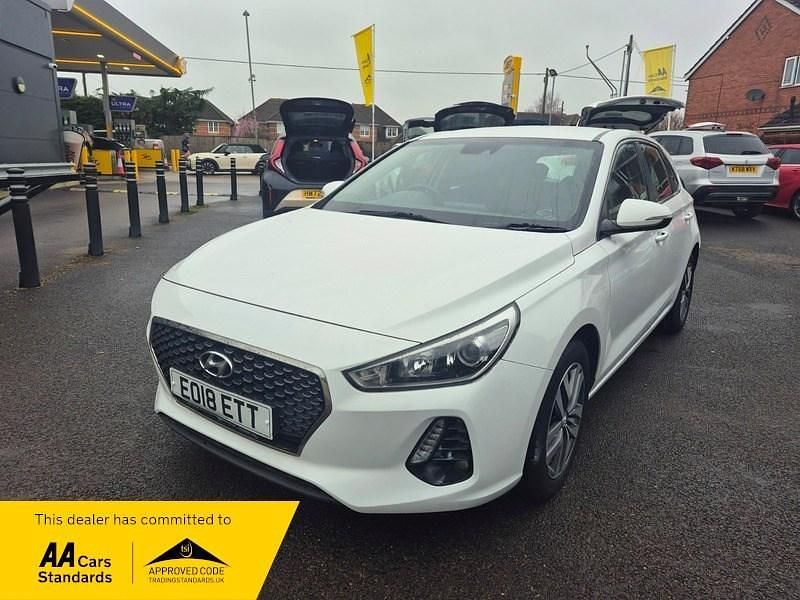 Used Hyundai i30 SE 120 HP (88 kW) 2018 White Hatchback