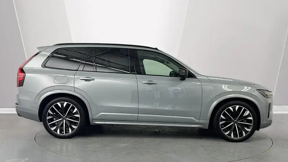 Used Volvo XC90 Ultra 455 HP (334 kW) 2025 Grey SUV