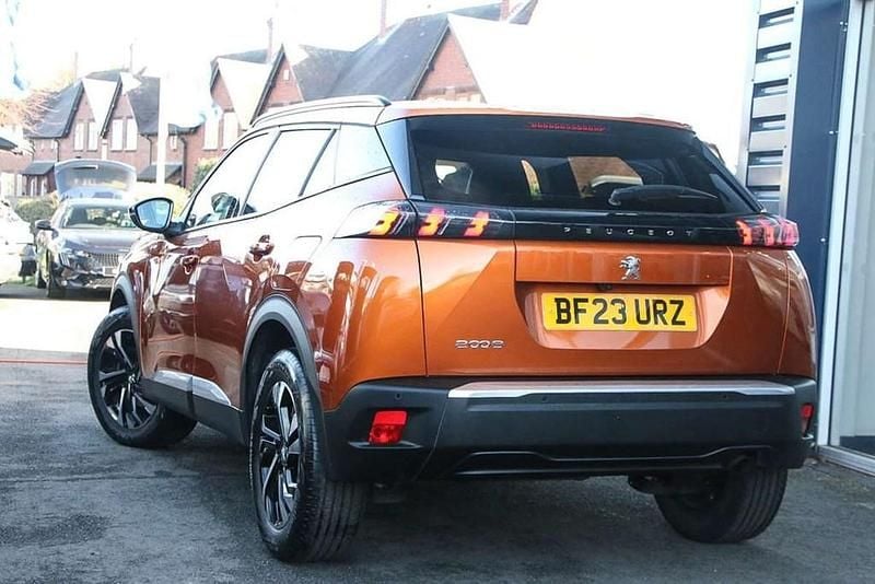 Used Peugeot 2008 Allure+ 100 HP (73 kW) 2023 Orange SUV