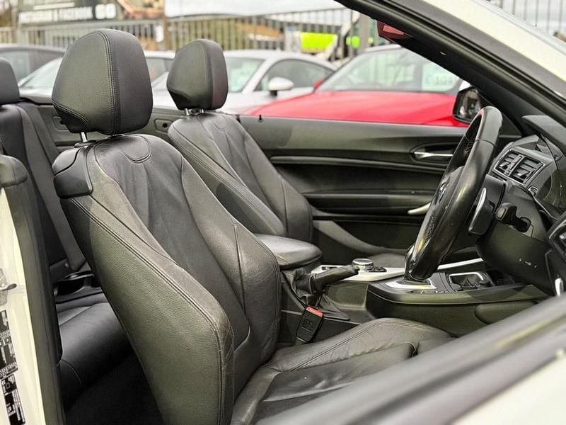 Used BMW M235 Comfort Edition 326 HP (239 kW) 2015 White Cabriolet