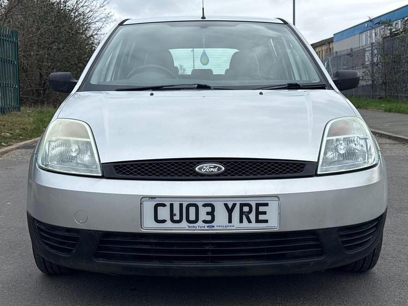 Used Ford Fiesta 80 HP (58 kW) 2003 Silver Hatchback