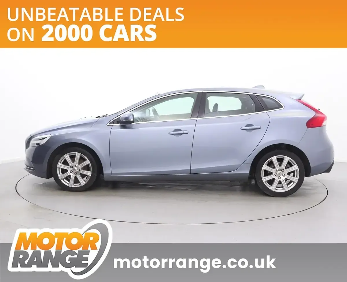Used Volvo V40 Inscription 152 HP (111 kW) 2018 Blue Hatchback
